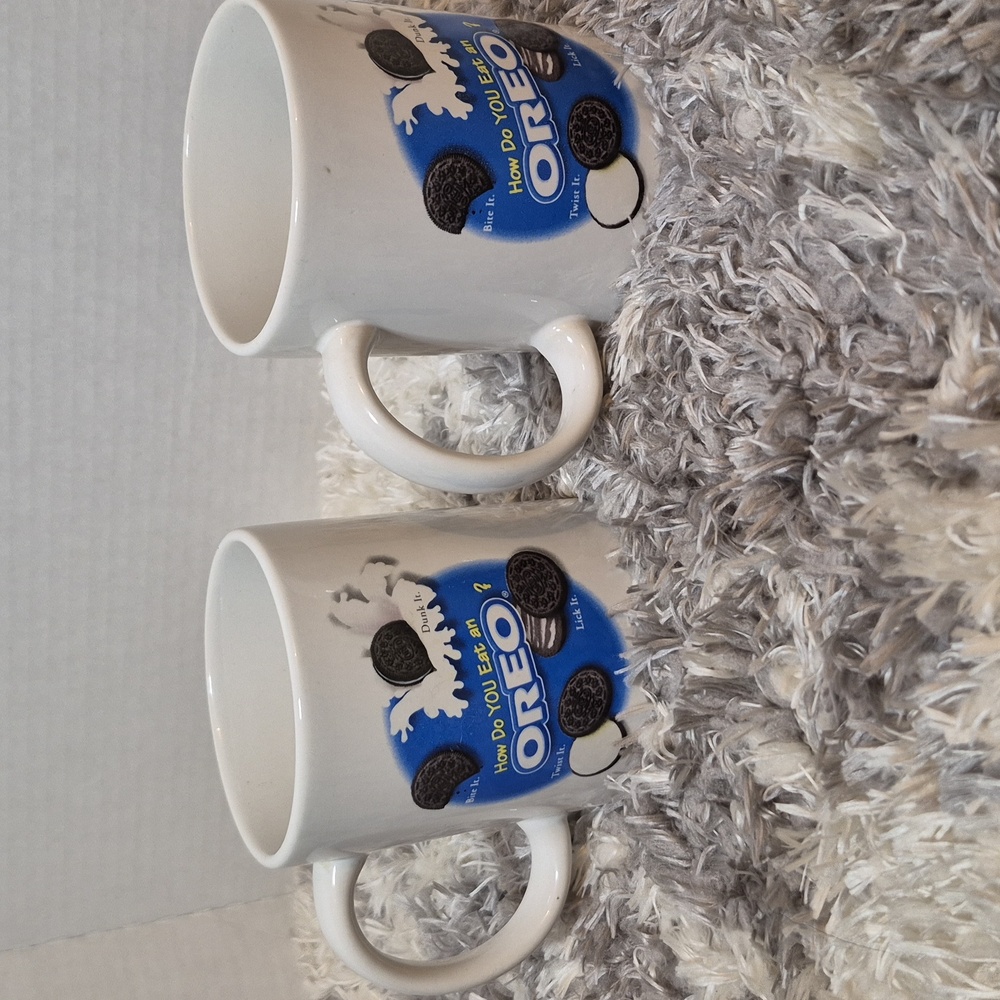 2 Oreo Cups - Picture 2 of 2